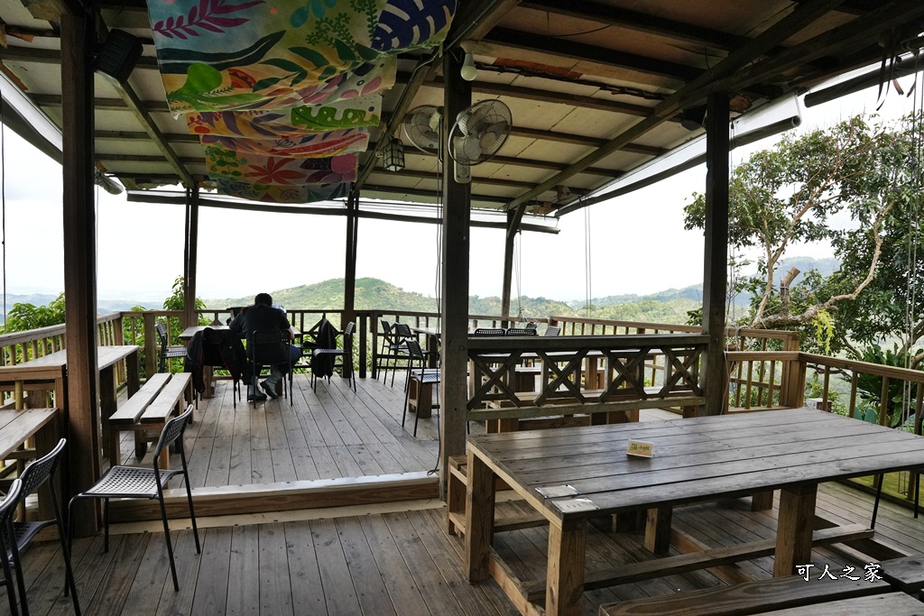 175咖啡公路,180度山景,停車場,台南咖啡廳,台南旅遊推薦,台南景觀餐廳,台南秘境,台南約會,台南美食,咖啡公路景點,咖啡果露雞腿鍋,大鋤花間,大鋤花間咖啡生態農場,室內用餐,寵物友善（雖然原文沒強調寵物可入，但有貓咪可暗示友好度）,山景咖啡廳,心靈療癒,戶外用餐,放鬆,東山咖啡,東山景觀餐廳,東山美食,樹屋餐廳,浪漫花園,療癒秘境,網美打卡,親子景點,韓式泡菜鍋,預約