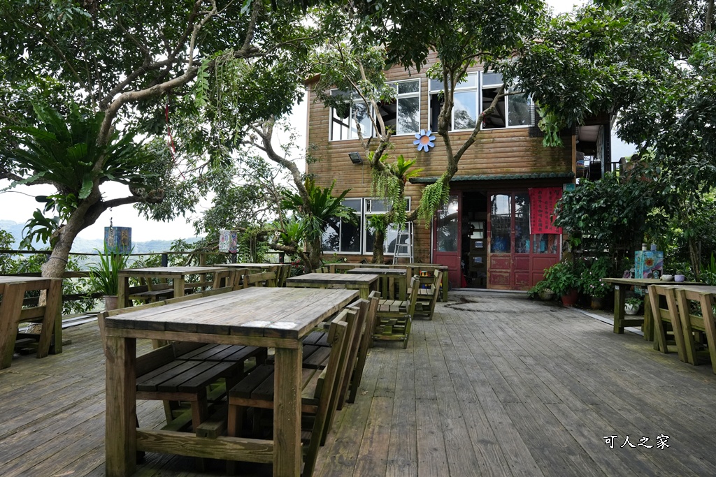 175咖啡公路,180度山景,停車場,台南咖啡廳,台南旅遊推薦,台南景觀餐廳,台南秘境,台南約會,台南美食,咖啡公路景點,咖啡果露雞腿鍋,大鋤花間,大鋤花間咖啡生態農場,室內用餐,寵物友善（雖然原文沒強調寵物可入，但有貓咪可暗示友好度）,山景咖啡廳,心靈療癒,戶外用餐,放鬆,東山咖啡,東山景觀餐廳,東山美食,樹屋餐廳,浪漫花園,療癒秘境,網美打卡,親子景點,韓式泡菜鍋,預約