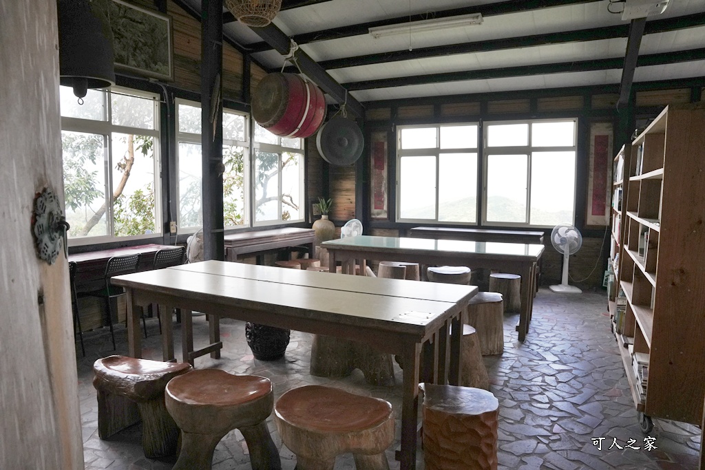 175咖啡公路,180度山景,停車場,台南咖啡廳,台南旅遊推薦,台南景觀餐廳,台南秘境,台南約會,台南美食,咖啡公路景點,咖啡果露雞腿鍋,大鋤花間,大鋤花間咖啡生態農場,室內用餐,寵物友善（雖然原文沒強調寵物可入，但有貓咪可暗示友好度）,山景咖啡廳,心靈療癒,戶外用餐,放鬆,東山咖啡,東山景觀餐廳,東山美食,樹屋餐廳,浪漫花園,療癒秘境,網美打卡,親子景點,韓式泡菜鍋,預約