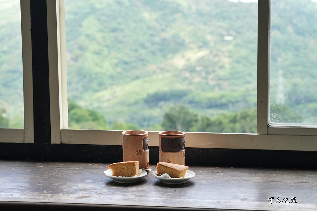 175咖啡公路,180度山景,停車場,台南咖啡廳,台南旅遊推薦,台南景觀餐廳,台南秘境,台南約會,台南美食,咖啡公路景點,咖啡果露雞腿鍋,大鋤花間,大鋤花間咖啡生態農場,室內用餐,寵物友善（雖然原文沒強調寵物可入，但有貓咪可暗示友好度）,山景咖啡廳,心靈療癒,戶外用餐,放鬆,東山咖啡,東山景觀餐廳,東山美食,樹屋餐廳,浪漫花園,療癒秘境,網美打卡,親子景點,韓式泡菜鍋,預約