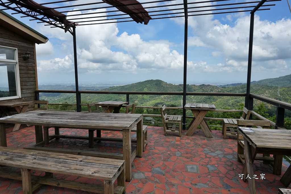 175咖啡公路,180度山景,停車場,台南咖啡廳,台南旅遊推薦,台南景觀餐廳,台南秘境,台南約會,台南美食,咖啡公路景點,咖啡果露雞腿鍋,大鋤花間,大鋤花間咖啡生態農場,室內用餐,寵物友善（雖然原文沒強調寵物可入，但有貓咪可暗示友好度）,山景咖啡廳,心靈療癒,戶外用餐,放鬆,東山咖啡,東山景觀餐廳,東山美食,樹屋餐廳,浪漫花園,療癒秘境,網美打卡,親子景點,韓式泡菜鍋,預約