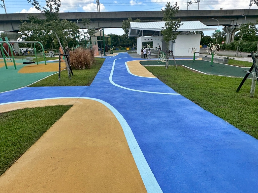 免費公園,彰化親子景點,溜滑梯,滑索,熊趣米公園,田中公園,親子放電,遛小孩