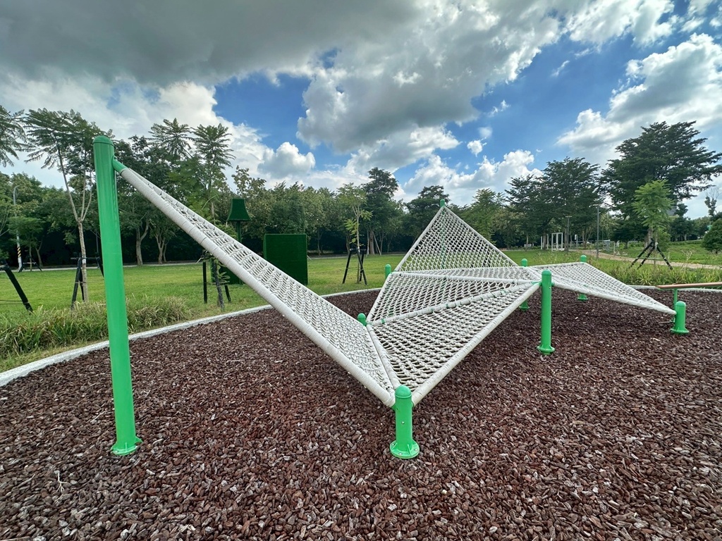 免費公園,彰化親子景點,溜滑梯,滑索,熊趣米公園,田中公園,親子放電,遛小孩