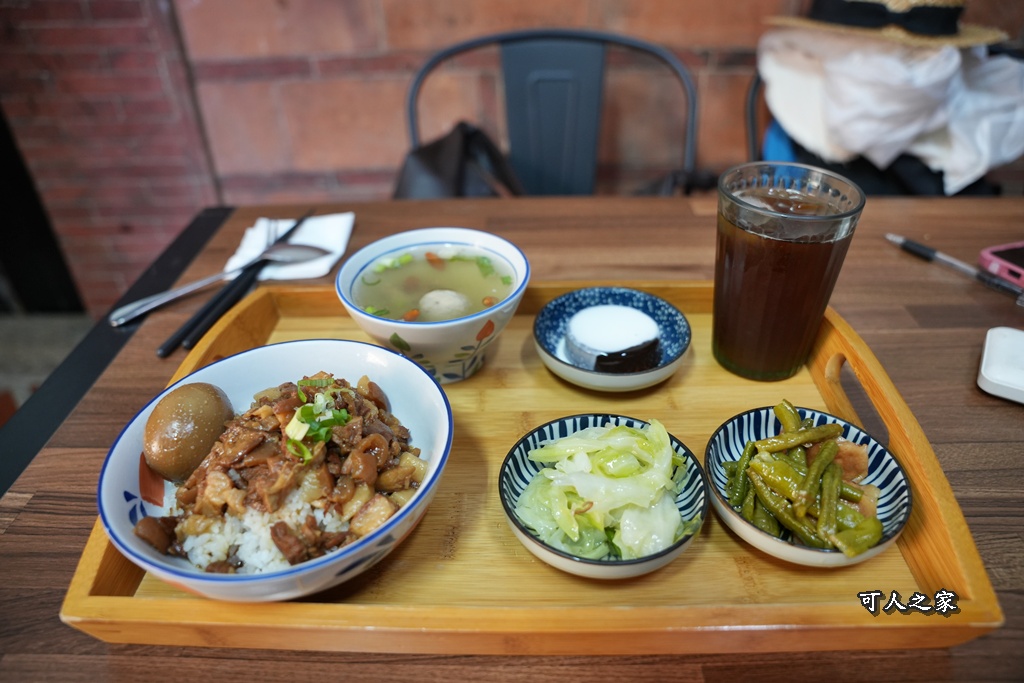 懷舊料理,滷肉飯,紫微庭園美食,金寧鄉美食,金門古厝餐廳,金門必吃,金門旅遊,金門紫微庭園美食:美到哭!古厝秘境裡藏著超銷魂滷肉飯,金門必訪的味蕾與視覺雙重饗宴!,金門美食,麵線 懷舊料理,滷肉飯,紫微庭園美食,金寧鄉美食,金門古厝餐廳,金門必吃,金門旅遊,金門紫微庭園美食:美到哭!古厝秘境裡藏著超銷魂滷肉飯,金門必訪的味蕾與視覺雙重饗宴!,金門美食,麵線