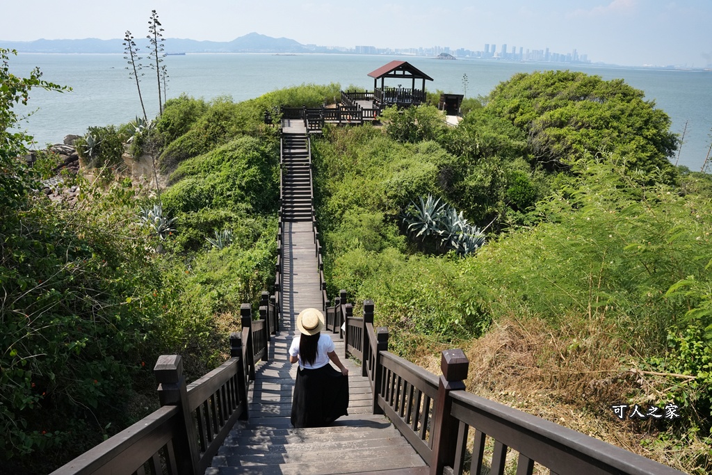 延伸閱讀：金門【沙溪堡坑道】絕美木棧道怎麼拍？眺望廈門零距離，還有超萌彩繪坑道等你探險！