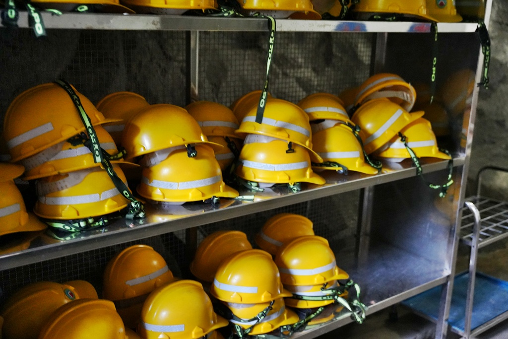 #金門 #翟山坑道 #金門景點 #免門票 #天然冷氣 #戰地風情 #涼爽秘境 #金門自由行 #網美景點 #拍照打卡 #夏天去哪玩 #地下奇景 #金門 #翟山坑道 #金門景點 #免門票 #天然冷氣 #戰地風情 #涼爽秘境 #金門自由行 #網美景點 #拍照打卡 #夏天去哪玩 #地下奇景