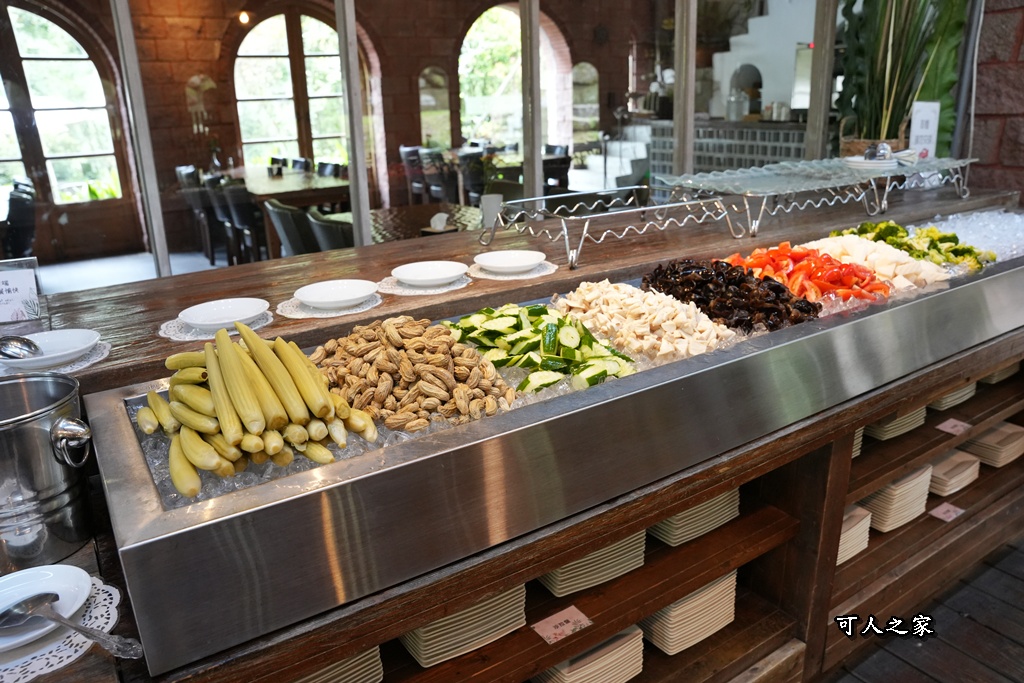 假日限定,寵物友善,森林系餐廳,歐式古堡,漫步雲端森林廚房,網美餐廳,自助沙拉吧吃到飽,苗栗三義,苗栗美食,餐廳預約