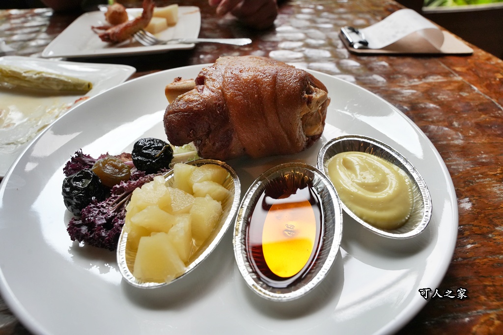 假日限定,寵物友善,森林系餐廳,歐式古堡,漫步雲端森林廚房,網美餐廳,自助沙拉吧吃到飽,苗栗三義,苗栗美食,餐廳預約