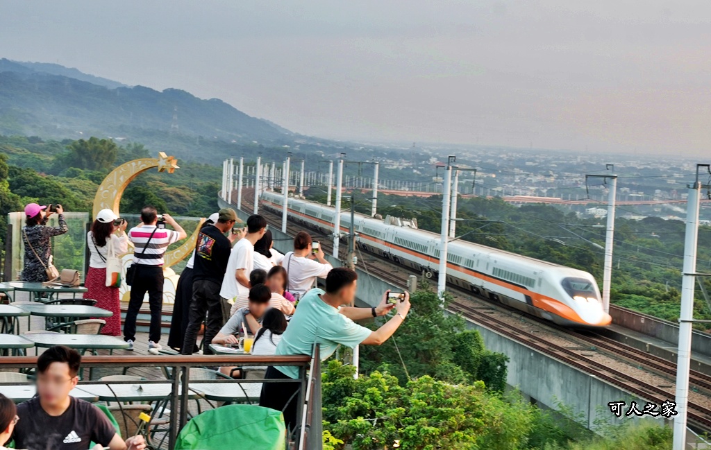延伸閱讀：【銀河鐵道望景餐廳】夕陽、夜景一次滿足！社頭最浪漫的賞高鐵景點，約會、聚餐最佳選擇