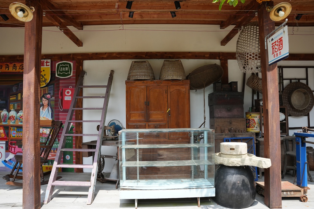 回角咖啡,回角咖啡停車,白色貨櫃屋,苗栗下午茶,苗栗咖啡,苗栗慢活,苗栗拍照景點,苗栗文青,苗栗田野,苗栗秘境咖啡廳,苗栗網美咖啡,苗栗老物