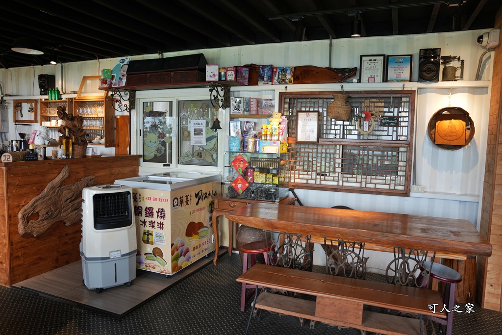 回角咖啡,回角咖啡停車,白色貨櫃屋,苗栗下午茶,苗栗咖啡,苗栗慢活,苗栗拍照景點,苗栗文青,苗栗田野,苗栗秘境咖啡廳,苗栗網美咖啡,苗栗老物