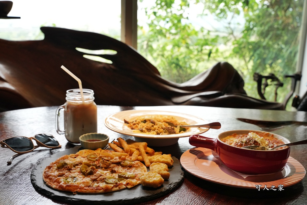 回角咖啡,回角咖啡停車,白色貨櫃屋,苗栗下午茶,苗栗咖啡,苗栗慢活,苗栗拍照景點,苗栗文青,苗栗田野,苗栗秘境咖啡廳,苗栗網美咖啡,苗栗老物