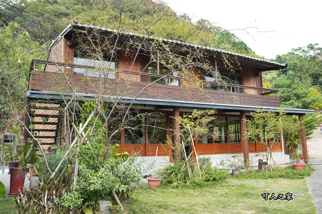 網站近期文章：台中【不在家甜點】山林裡的預約制秘境，手作甜點與茶時光 ，寵物友善咖啡廳