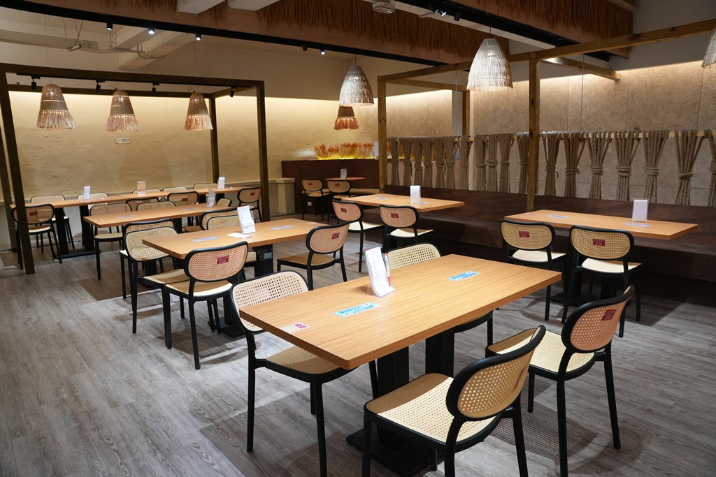 伴手禮,假日音樂演奏,免費停車,免門票,台中一日遊,台中景點,台中親子景點,室內景點,幸福是火車,戶外景點,拍照打卡,清水區,清水區農會休閒觀光園區,清水旅遊,清水農會,清水高美濕地周邊,狼尾草造景,碾米DIY,稻米文化,網美景點,親子景點,親子體驗,輕旅行,農會咖啡,農業文化,鐵道風景,黃金稻穗館