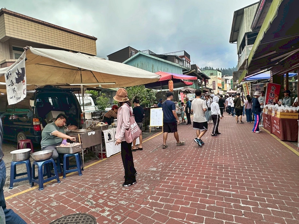 嘉義一日遊,嘉義太平老街,嘉義小吃,嘉義旅遊,太平老街必吃,太平老街美食,手工貢丸,梨子腳山步道,草仔粿,高麗菜包 嘉義一日遊,嘉義太平老街,嘉義小吃,嘉義旅遊,太平老街必吃,太平老街美食,手工貢丸,梨子腳山步道,草仔粿,高麗菜包