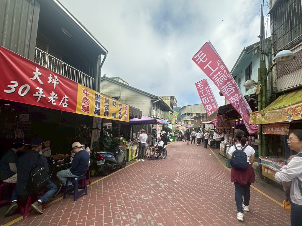 嘉義一日遊,嘉義太平老街,嘉義小吃,嘉義旅遊,太平老街必吃,太平老街美食,手工貢丸,梨子腳山步道,草仔粿,高麗菜包 嘉義一日遊,嘉義太平老街,嘉義小吃,嘉義旅遊,太平老街必吃,太平老街美食,手工貢丸,梨子腳山步道,草仔粿,高麗菜包