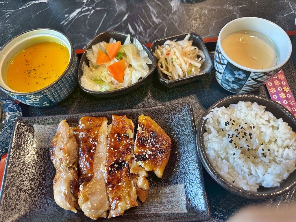 1063階梯,O型環狀,台中戶外景點,台中潭子步道,新田登山步道,橘子試吃,爬山推薦,登山攻略,聚興山小百岳,蟄伏簡餐