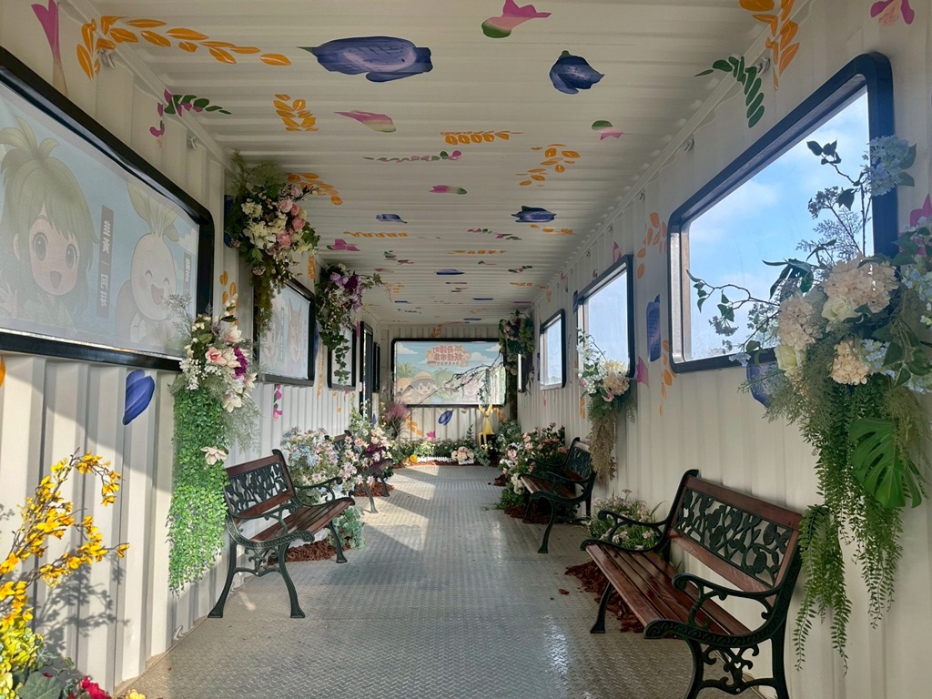 伴手禮,假日音樂演奏,免費停車,免門票,台中一日遊,台中景點,台中親子景點,室內景點,幸福是火車,戶外景點,拍照打卡,清水區,清水區農會休閒觀光園區,清水旅遊,清水農會,清水高美濕地周邊,狼尾草造景,碾米DIY,稻米文化,網美景點,親子景點,親子體驗,輕旅行,農會咖啡,農業文化,鐵道風景,黃金稻穗館