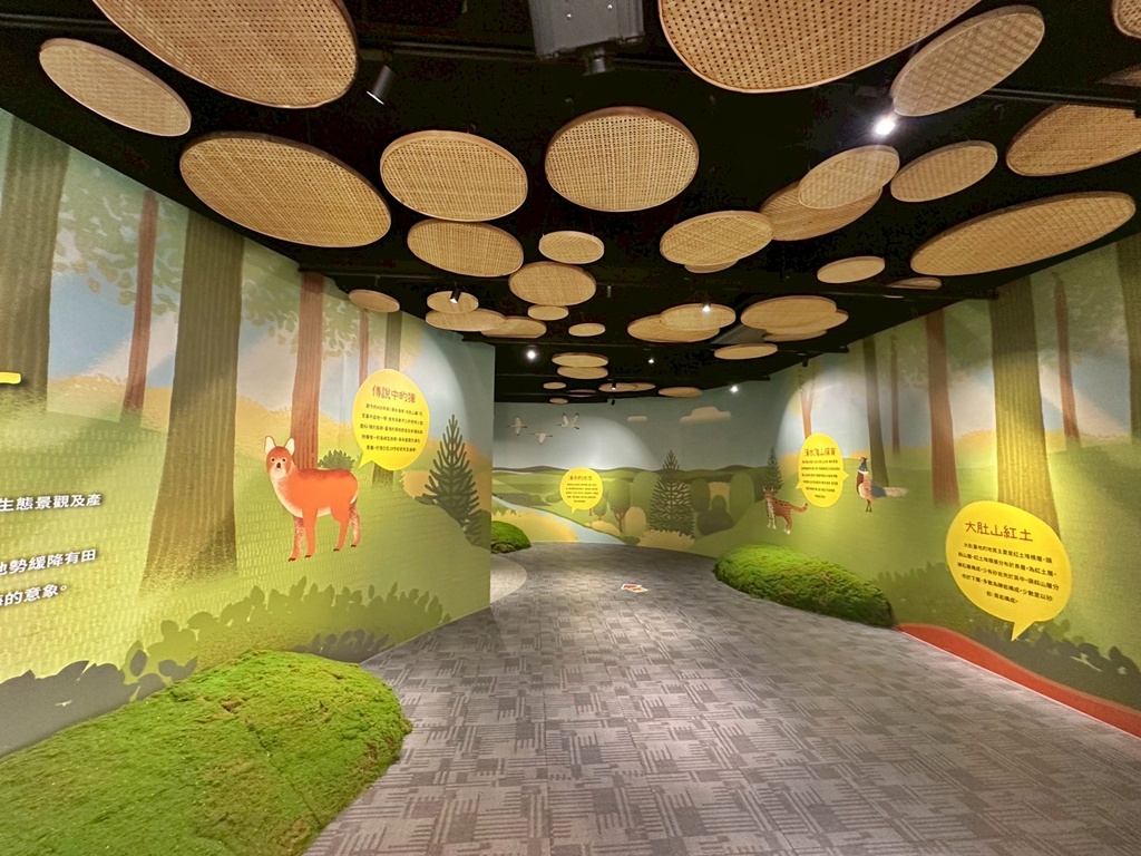 伴手禮,假日音樂演奏,免費停車,免門票,台中一日遊,台中景點,台中親子景點,室內景點,幸福是火車,戶外景點,拍照打卡,清水區,清水區農會休閒觀光園區,清水旅遊,清水農會,清水高美濕地周邊,狼尾草造景,碾米DIY,稻米文化,網美景點,親子景點,親子體驗,輕旅行,農會咖啡,農業文化,鐵道風景,黃金稻穗館