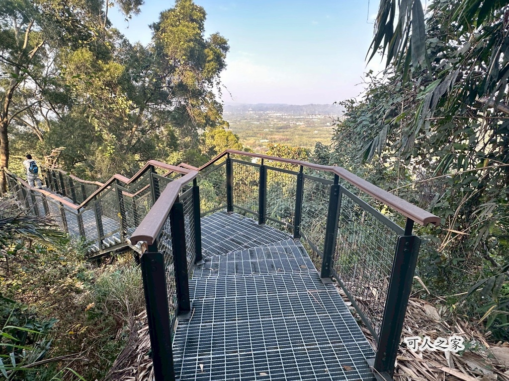 O型路線,三等三角點,下坡路段,休息區,停車場,健行時間,加比山,古坑景點,古坑步道,台灣好玩,台灣步道,挑戰型步道,斗六景點,斗南景點,步道全長,步道地圖,步道難度,登山入口,膝蓋不好,荷苞山,荷苞山公園,荷苞山步道,視野遼闊,親子步道 (需加註條件或不適合),階梯步道,雲林一日遊,雲林健行,雲林六輕,雲林古坑荷苞山步道,雲林展望,雲林景點,雲林爬山,雲林登山,雲林秘境 (稍微誇大,但可用於吸引點擊),靈台山建德寺地母廟,高CP值步道 O型路線,三等三角點,下坡路段,休息區,停車場,健行時間,加比山,古坑景點,古坑步道,台灣好玩,台灣步道,挑戰型步道,斗六景點,斗南景點,步道全長,步道地圖,步道難度,登山入口,膝蓋不好,荷苞山,荷苞山公園,荷苞山步道,視野遼闊,親子步道 (需加註條件或不適合),階梯步道,雲林一日遊,雲林健行,雲林六輕,雲林古坑荷苞山步道,雲林展望,雲林景點,雲林爬山,雲林登山,雲林秘境 (稍微誇大,但可用於吸引點擊),靈台山建德寺地母廟,高CP值步道