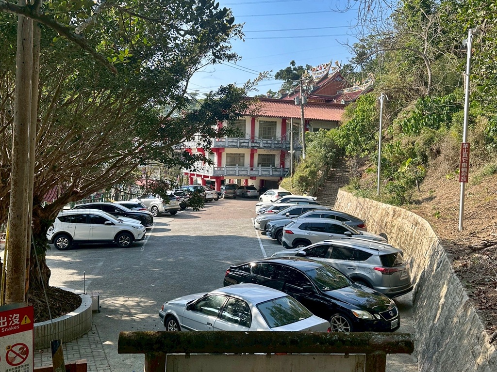 O型路線,三等三角點,下坡路段,休息區,停車場,健行時間,加比山,古坑景點,古坑步道,台灣好玩,台灣步道,挑戰型步道,斗六景點,斗南景點,步道全長,步道地圖,步道難度,登山入口,膝蓋不好,荷苞山,荷苞山公園,荷苞山步道,視野遼闊,親子步道 (需加註條件或不適合),階梯步道,雲林一日遊,雲林健行,雲林六輕,雲林古坑荷苞山步道,雲林展望,雲林景點,雲林爬山,雲林登山,雲林秘境 (稍微誇大,但可用於吸引點擊),靈台山建德寺地母廟,高CP值步道 O型路線,三等三角點,下坡路段,休息區,停車場,健行時間,加比山,古坑景點,古坑步道,台灣好玩,台灣步道,挑戰型步道,斗六景點,斗南景點,步道全長,步道地圖,步道難度,登山入口,膝蓋不好,荷苞山,荷苞山公園,荷苞山步道,視野遼闊,親子步道 (需加註條件或不適合),階梯步道,雲林一日遊,雲林健行,雲林六輕,雲林古坑荷苞山步道,雲林展望,雲林景點,雲林爬山,雲林登山,雲林秘境 (稍微誇大,但可用於吸引點擊),靈台山建德寺地母廟,高CP值步道