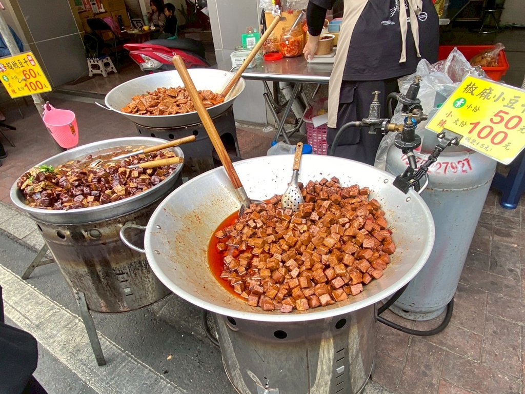 古早味,旗山一日遊,旗山伴手禮,旗山大腸包小腸,旗山小吃,旗山必吃,旗山春捲,旗山景點,旗山紅糟肉,旗山美食推薦,旗山老街美食,旗山豆花,旗山車站,旗山香蕉,旗山麵線羹,親子景點,週末去哪玩,高雄旗山