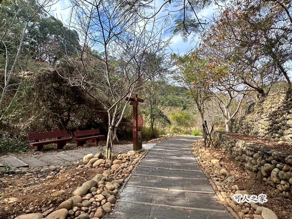 C路線,O型路線,休息涼亭,假日出遊,停車場,健行推薦,健行步道,台中步道,台中火力發電廠,台中龍井,國道三號橋下,土地公廟,大榕樹,大肚溪出海口,家庭健行,廁所,彰化線西鄉,戶外活動,木棧道,烤地瓜,登山,竹坑南寮登山步道,自然風光,親子共遊,觀景平台,踏青,輕鬆步道,雙龍搶珠,鯉魚山公園,龍井區,龍止觀