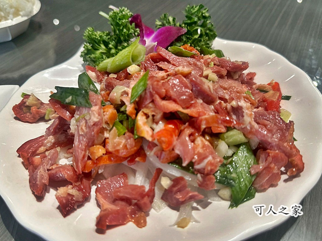 南投竹山美食,大仁哥蔗香脆皮桶仔雞,竹山桶仔雞,竹山烤雞 南投竹山美食,大仁哥蔗香脆皮桶仔雞,竹山桶仔雞,竹山烤雞