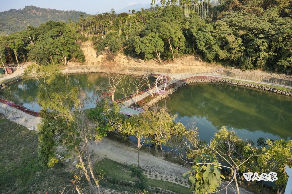 360度山景,九重葛,古坑景點,土匪寮,寵物友善,戶外景點,景觀餐廳,網美景點,親子景點,試營運,雲林古坑有風的地方,雲林新景點,雲林景點,麝香木花海 360度山景,九重葛,古坑景點,土匪寮,寵物友善,戶外景點,景觀餐廳,網美景點,親子景點,試營運,雲林古坑有風的地方,雲林新景點,雲林景點,麝香木花海