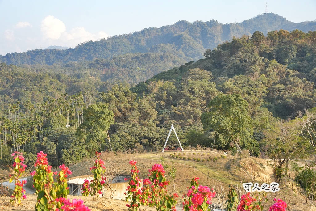 360度山景,九重葛,古坑景點,土匪寮,寵物友善,戶外景點,景觀餐廳,網美景點,親子景點,試營運,雲林古坑有風的地方,雲林新景點,雲林景點,麝香木花海 360度山景,九重葛,古坑景點,土匪寮,寵物友善,戶外景點,景觀餐廳,網美景點,親子景點,試營運,雲林古坑有風的地方,雲林新景點,雲林景點,麝香木花海
