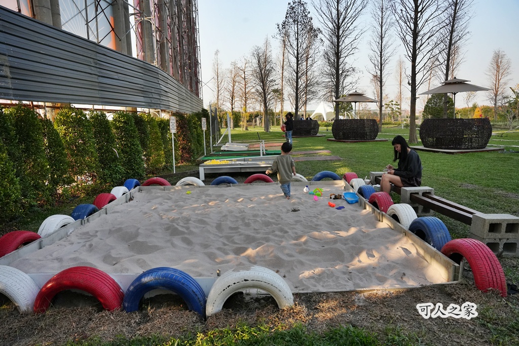 兒童遊戲區,史堤克先生虎尾,大片草皮,家庭聚餐。,景觀餐廳,溜小孩,牛排,玩沙池,自助吧,自助吧吃到飽,虎尾吃到飽,虎尾景觀餐廳,虎尾牛排,虎尾親子餐廳,雲林親子景點,電動挖土機,露營風餐廳