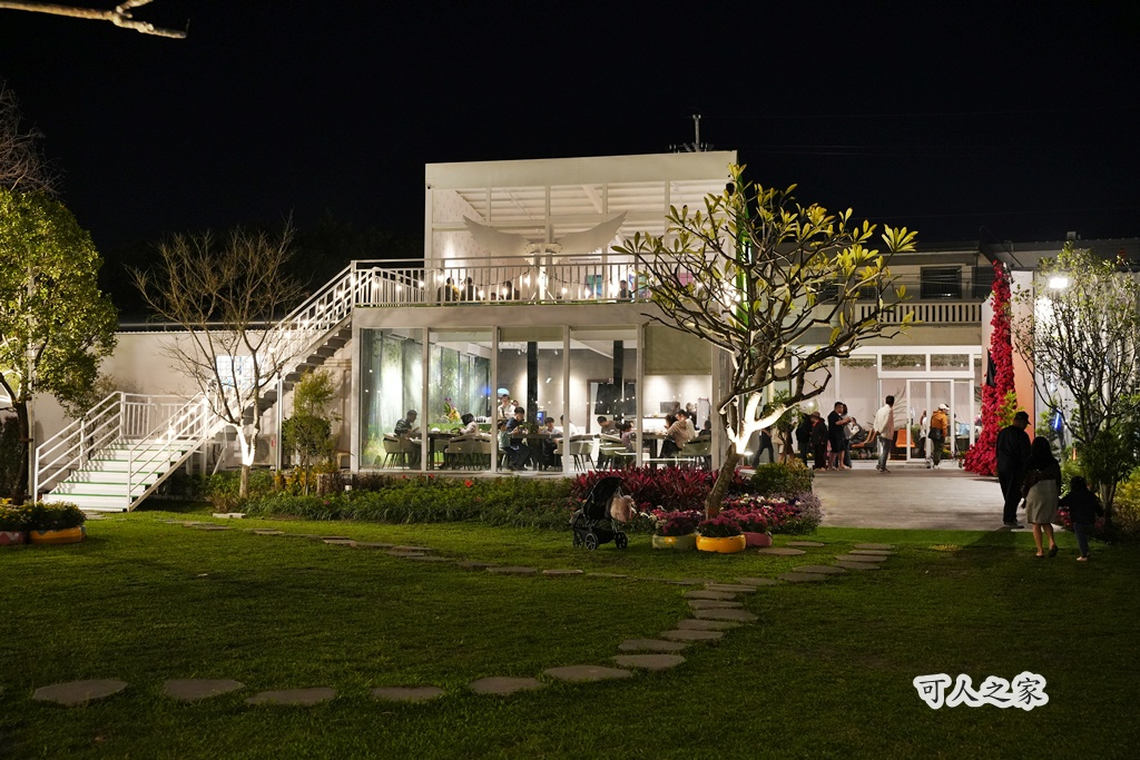 兒童遊戲區,史堤克先生虎尾,大片草皮,家庭聚餐。,景觀餐廳,溜小孩,牛排,玩沙池,自助吧,自助吧吃到飽,虎尾吃到飽,虎尾景觀餐廳,虎尾牛排,虎尾親子餐廳,雲林親子景點,電動挖土機,露營風餐廳