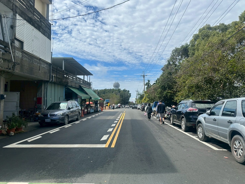 俯瞰景觀。,受天宮,坑內坑步道,彰化一日遊,彰化二水,彰化賞花,百年古道,親子步道,豐柏廣場,黃花風鈴木 俯瞰景觀。,受天宮,坑內坑步道,彰化一日遊,彰化二水,彰化賞花,百年古道,親子步道,豐柏廣場,黃花風鈴木