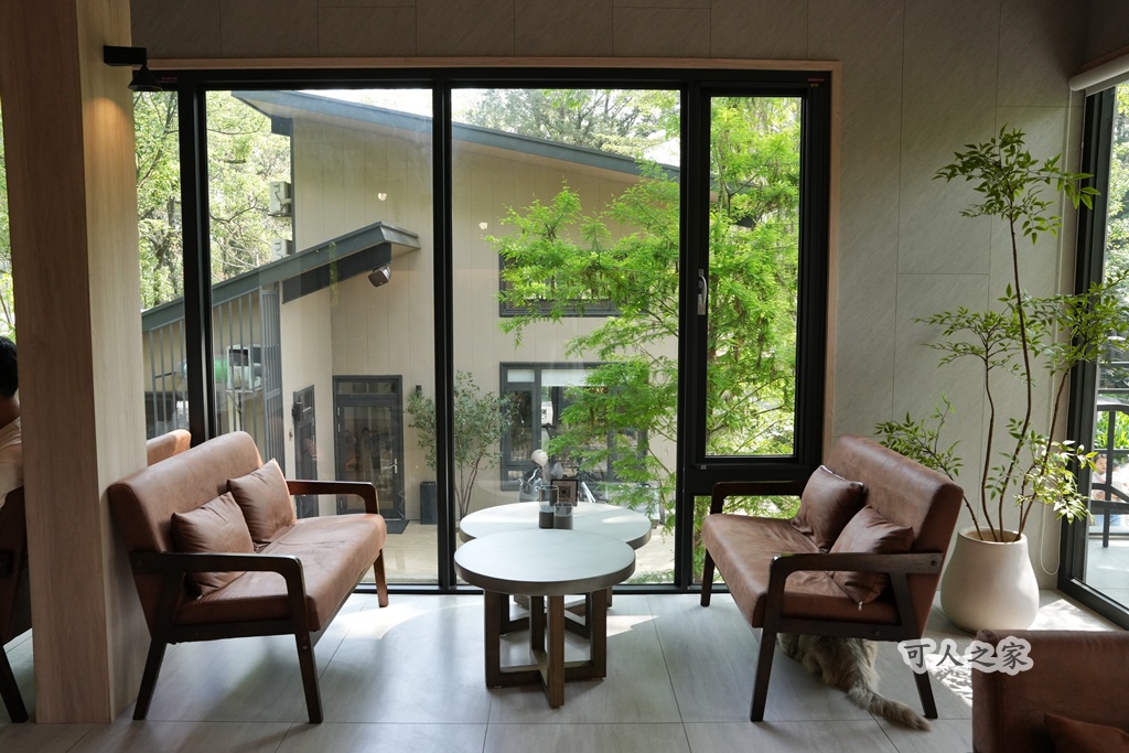 3JD HOME 二館- C Coffee,C Coffee,下午茶推薦,南投咖啡廳,南投景點,擼貓咖啡廳,療癒系咖啡廳,親子景點,露營區咖啡廳,預約制咖啡廳,餵動物咖啡廳,魚池咖啡廳