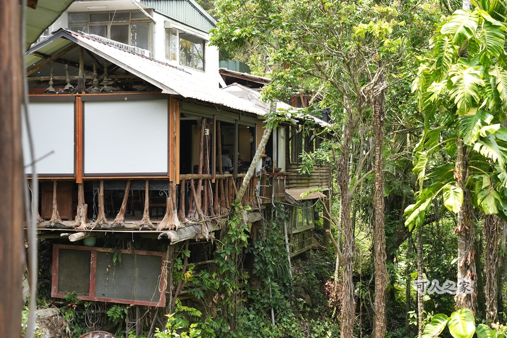 網站近期文章：日月潭【明潭傳奇風物館】獨家芒萁料理，瓶中工藝驚豔，還能遠眺無敵湖景！