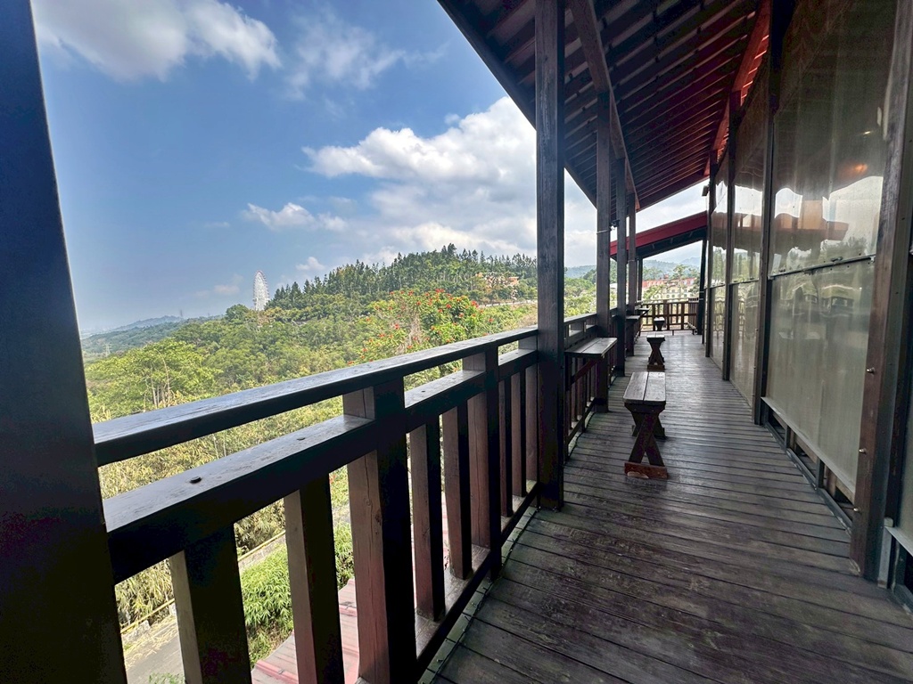 劍湖山摩天輪,古坑美食,慈園樂文創園區,肖楠綠色隧道,茄苳樹,跨年煙火觀賞點,部落格推薦,雲林古坑,雲林旅遊,雲林景觀餐廳