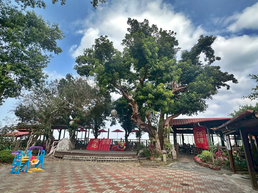 劍湖山摩天輪,古坑美食,慈園樂文創園區,肖楠綠色隧道,茄苳樹,跨年煙火觀賞點,部落格推薦,雲林古坑,雲林旅遊,雲林景觀餐廳