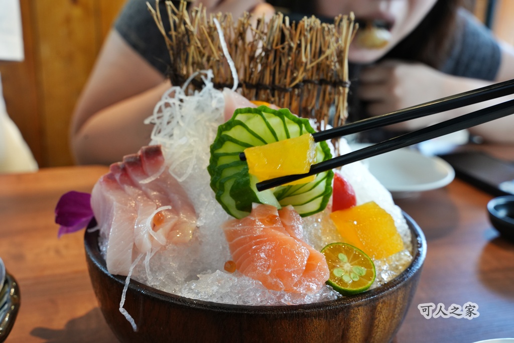 宜蘭海鮮,小豪海鮮,平價海鮮,必吃海鮮,旅遊美食,櫻花蝦炒飯,脆皮魚,蒜泥板條蝦,軟殼蟹,隱藏菜單,頭城美食