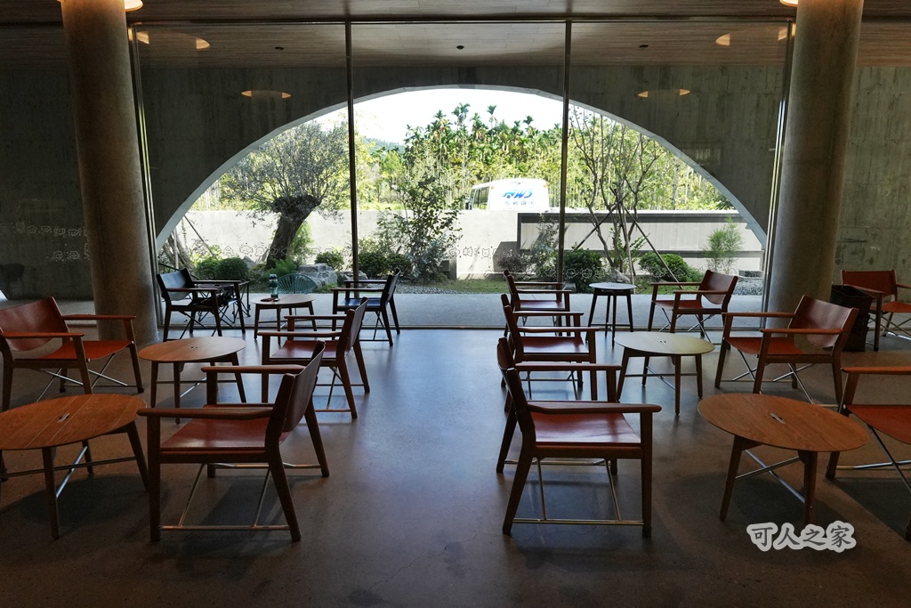 Adam bookstore,ig打卡景點,亞當書店,假日去處,南投魚池,咖啡廳推薦,寫真景點,文創商品,清水模建築,秘境咖啡廳,藝術展覽,親子景點,輕食咖啡,魚池景點