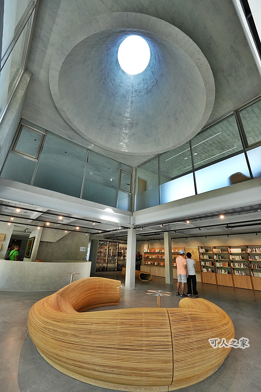 Adam bookstore,ig打卡景點,亞當書店,假日去處,南投魚池,咖啡廳推薦,寫真景點,文創商品,清水模建築,秘境咖啡廳,藝術展覽,親子景點,輕食咖啡,魚池景點