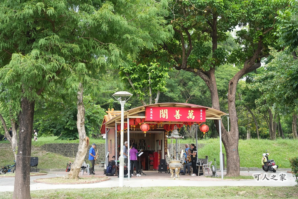 100週年紀念,中秋連假 嘉義,假日去哪玩,停車資訊,光纖影舞,兒童遊戲區,北香湖公園 交通,北香湖公園 接駁車,嘉義一日遊,嘉義北香湖公園,嘉義市區公車,嘉義景點,嘉義活動,夢幻光影,小熊維尼 光影森林,小熊維尼 展覽,屹耳,戶外裝置藝術,拍照打卡,森林光影,浪漫景點,湖畔美景,熊熊派對,親子旅遊,跳跳虎,迪士尼 裝置藝術