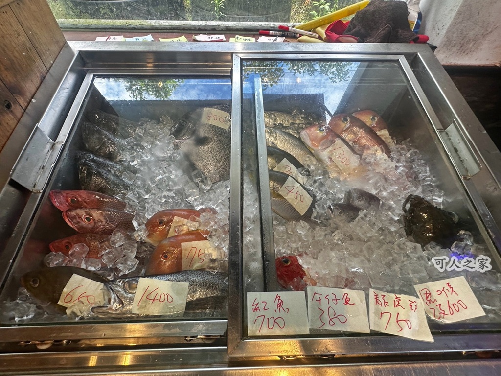 宜蘭海鮮,小豪海鮮,平價海鮮,必吃海鮮,旅遊美食,櫻花蝦炒飯,脆皮魚,蒜泥板條蝦,軟殼蟹,隱藏菜單,頭城美食